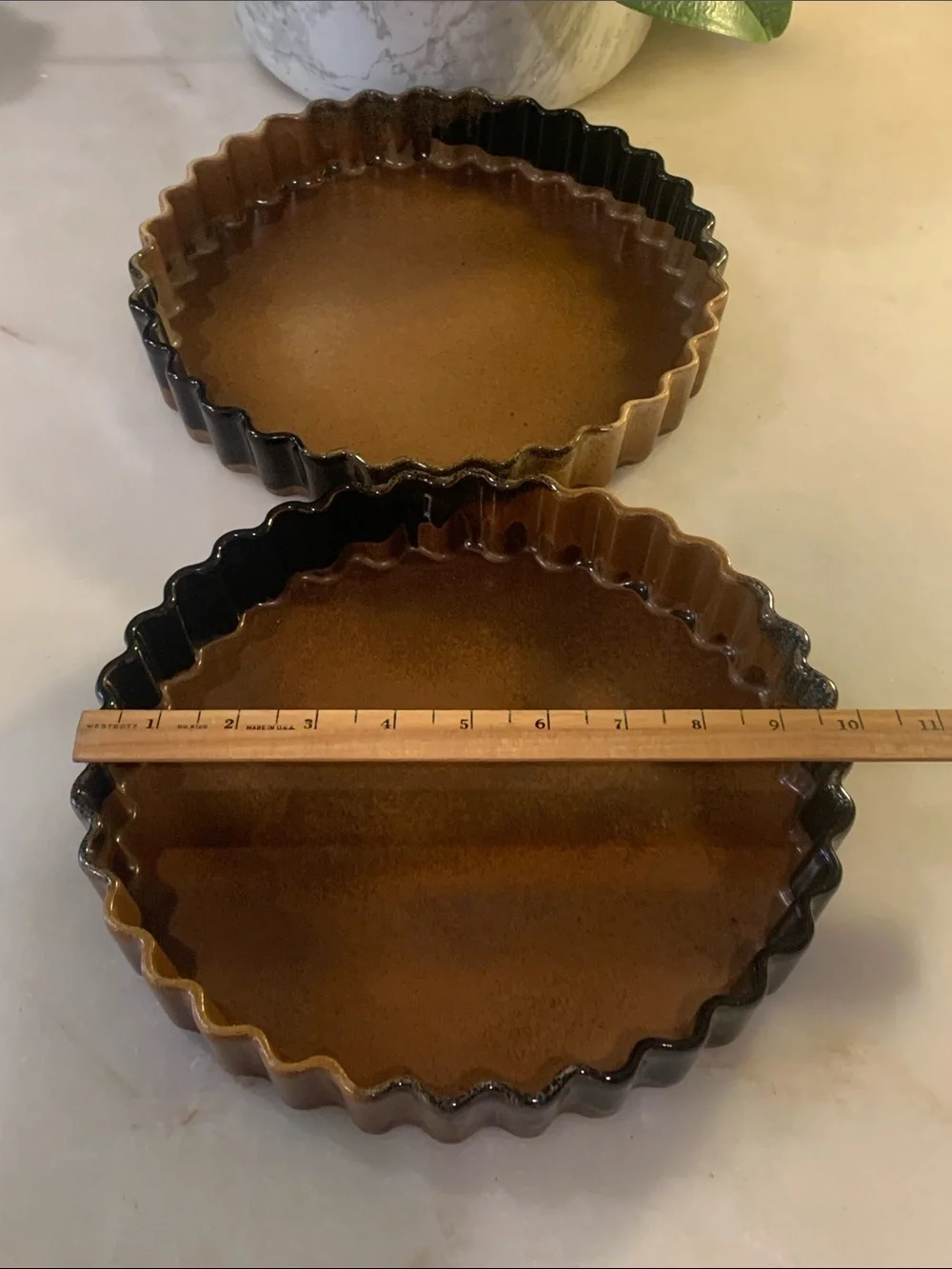 2 Pottery Craft 572 stoneware bakeware 9.5”